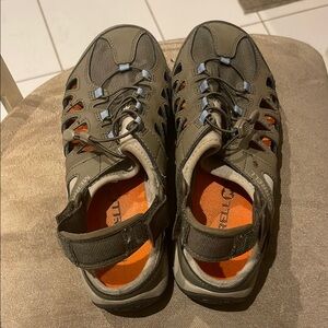 Men’s Merrell Khaki Outdoor/Sports Sandals, size 9, Preowned, in good condition